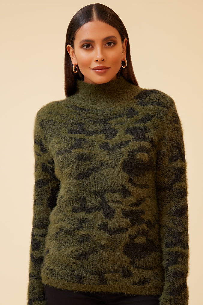 NOTORIOUS FUZZY TURTLENECK SWEATER - OLIVE/BLACK