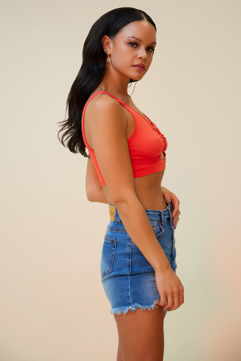 NEVER LET YOU GO CIRCLE HOOP CROPPED TANK TOP - CORAL